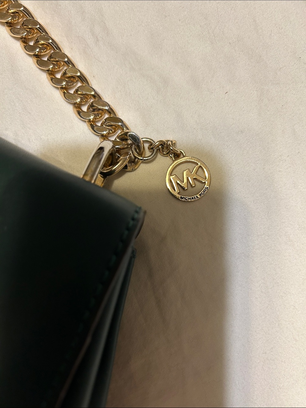 Michael Kors Emerald Green Leather Shoulder Bag with Gold Chain - Picture 3 of 14